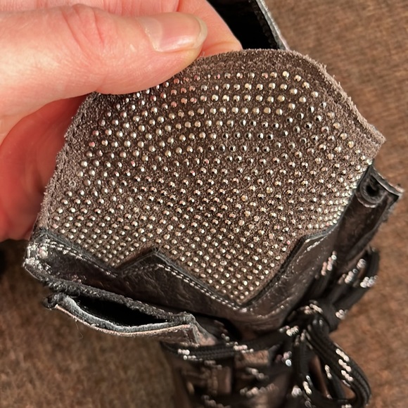 Super fun shiny boots - Picture 5 of 9